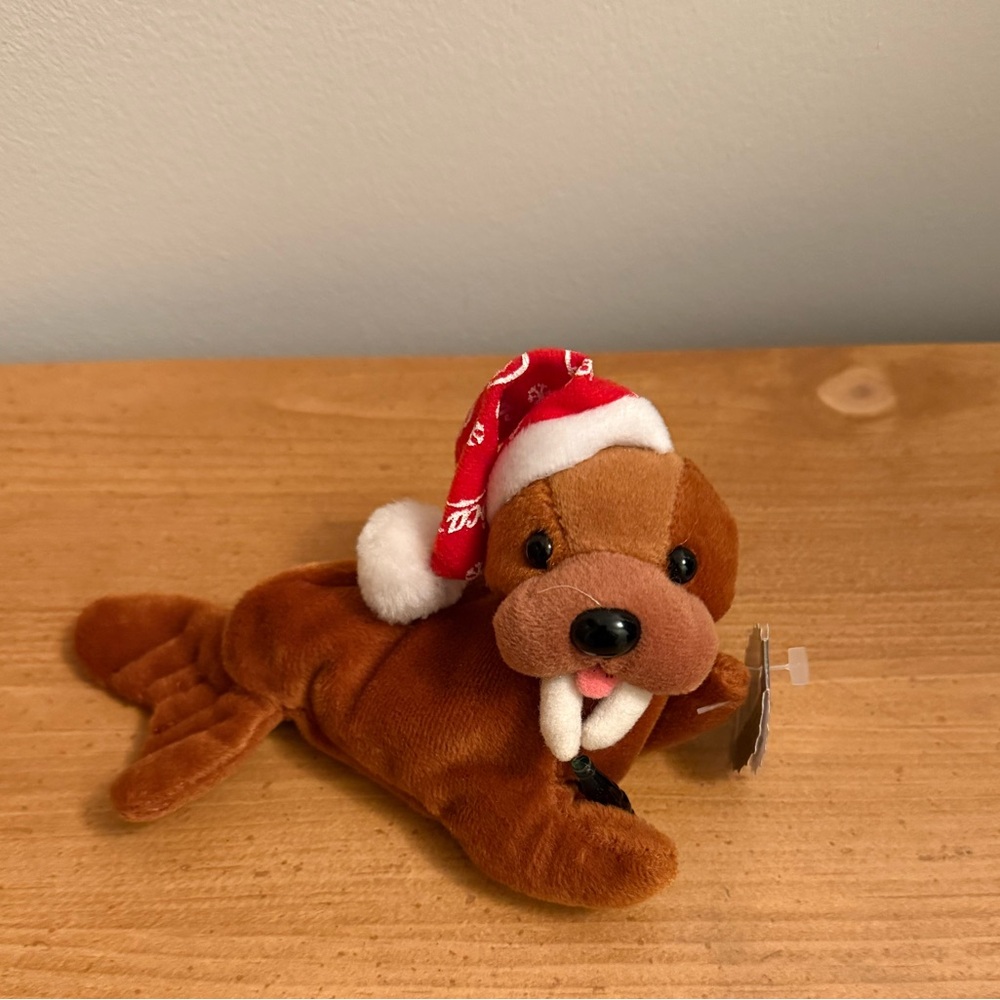 NWT Walrus in Coca-Cola Snowflake Night Cap